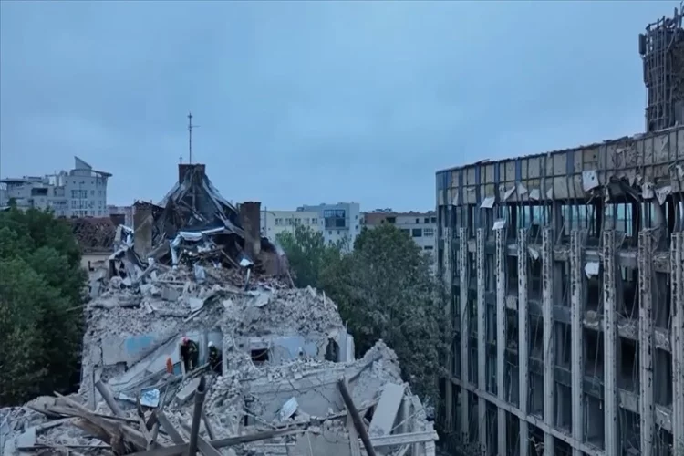 Rus füzesi Lviv'de bir apartmana isabet etti