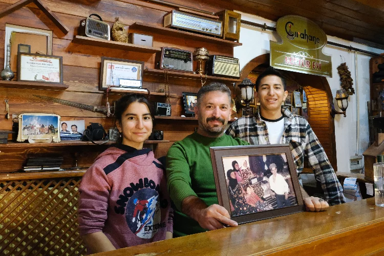 Erzincan kültür evinde vatandaşlar nostaljiye doyuyor