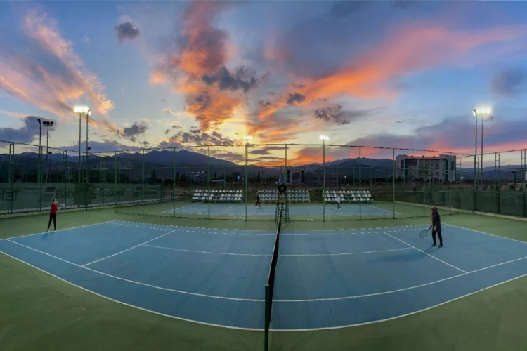 Erzincan’da Kort Tenisi Turnuvası yapıldı