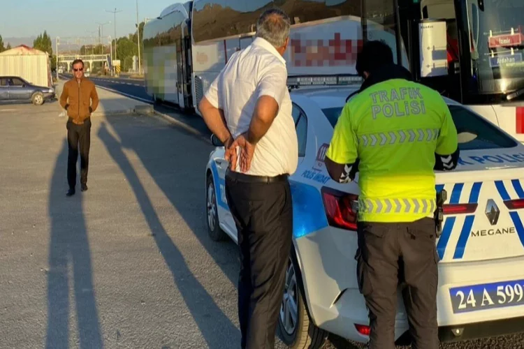 Erzincan’da trafik ekiplerinden sürücülere mola ve uyarı