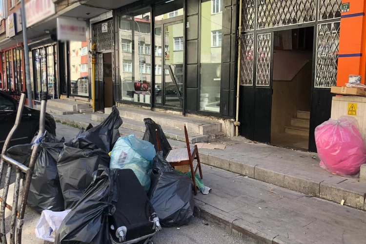 Erzurum’da binayı çöp alanına çevirdiler