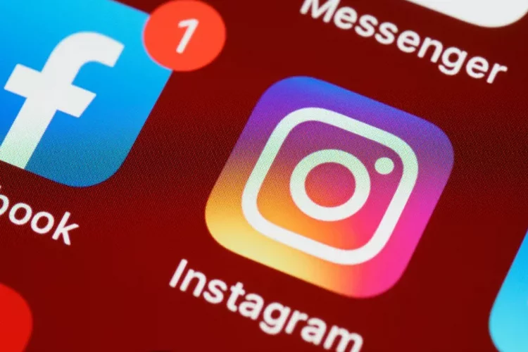 Facebook ve Instagram ücretli mi oluyor?