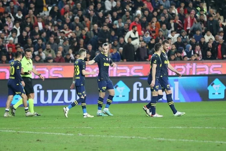 Fenerbahçe haftayı 3 puanla kapattı