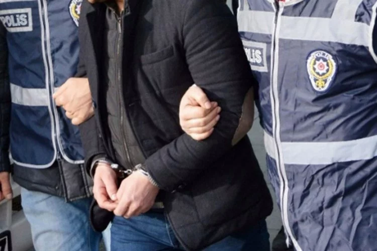 Firari FETÖ’cüye bilgi sızdıran polise tutuklama