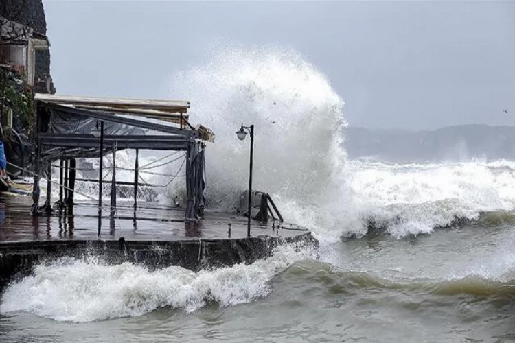 Meteoroloji uyardı: İzmir'de şiddetli fırtına bekleniyor
