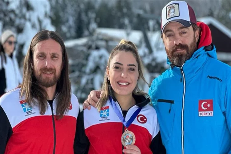 Milli kayakçı Sıla Kara, FIS Kupası'nda bronz madalya kazandı