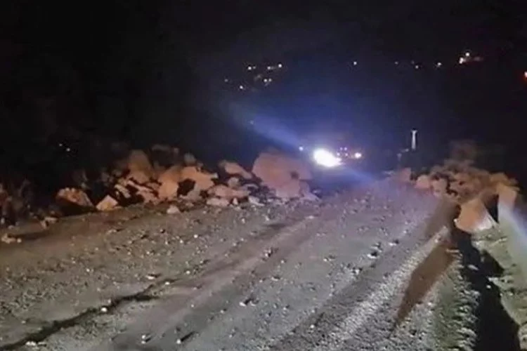 Gaziosmanpaşa'daki toprak kayması meydana geldi! 14 gecekondu etkilendi