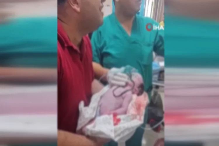 Hayatını kaybeden Filistinli hamile annenin bebeği kurtarıldı