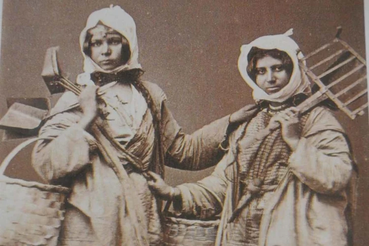 Türkiye tarihinde bilinen ilk eylemi İzmirli kadınlar yaptı
