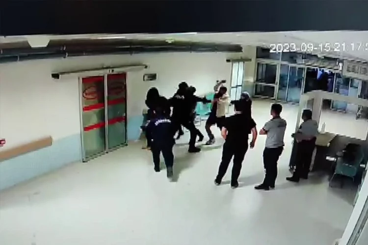 Hasta yakını polis memuru hastanede dehşet saçtı