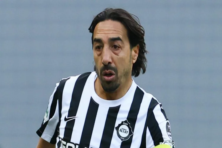 Altay'ın 42 yaşındaki futbolcusu İbrahim Öztürk rekor kırdı