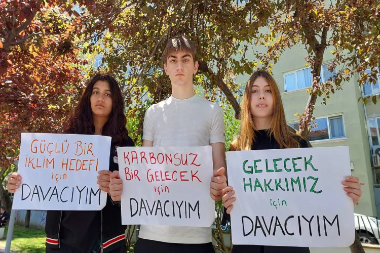 3 gençten Türkiye’ye iklim davası