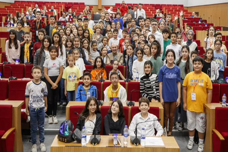 İzmir Çocuk Belediyesi ilk meclis toplantısını yaptı