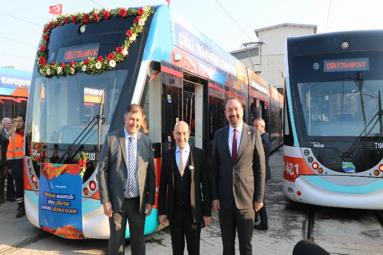 Çiğli’ye yılbaşı hediyesi Tramvay: Soyer, “İzmir’i demir ağlarla örüyoruz”