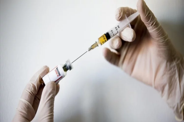 İngiltere'de, Kovid-19 aşısının kullanımında 'öncelikli olacakların' listesi açıklandı