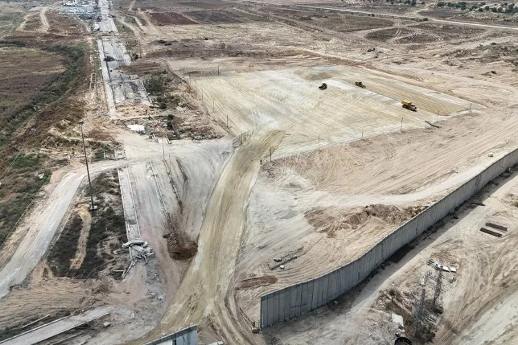 İsrail Erez Sınır Kapısı’nı Gazze’ye insani yardım için açtı