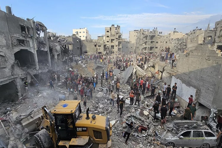 İsrail, Gazze'nin kuzeyindeki Cibaliya Mülteci Kampı'nı tekrar vurdu