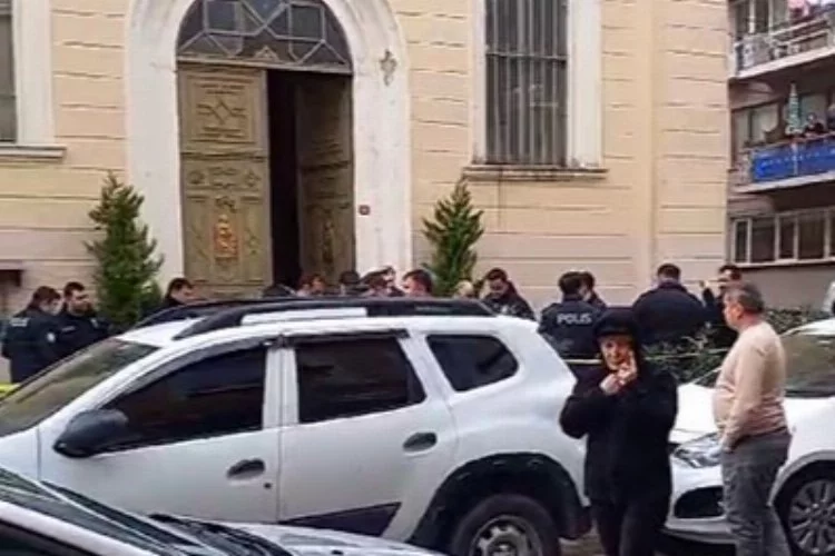 İstanbul'da Santa Maria İtalyan Kilisesi'ne silahlı saldırı!