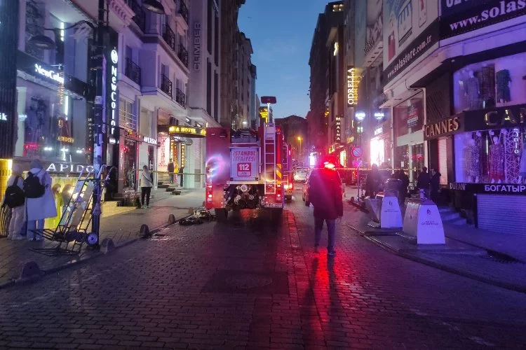 İstanbul’da yangın paniği: Çarşafları birbirine bağlayıp inmeye çalıştı