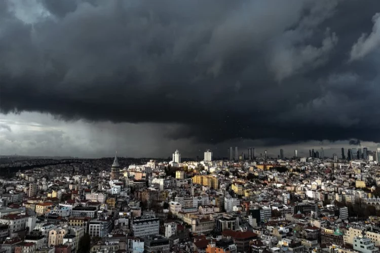 Kuvvetli yağış uyarısı: İstanbul Valisi uyardı!