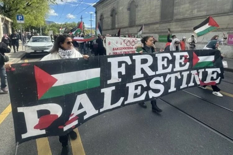 İsviçre'de binler Filistin'e destek için yürüdü