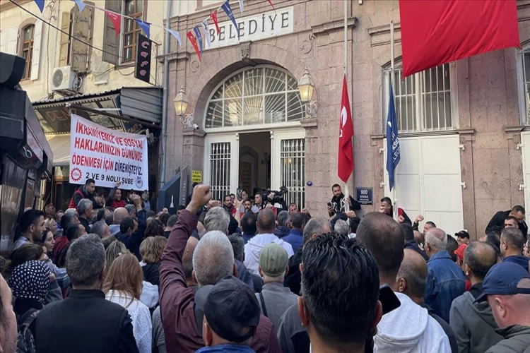İzmir'de İZENERJİ çalışanları iş bırakma eylemine devam ediyor