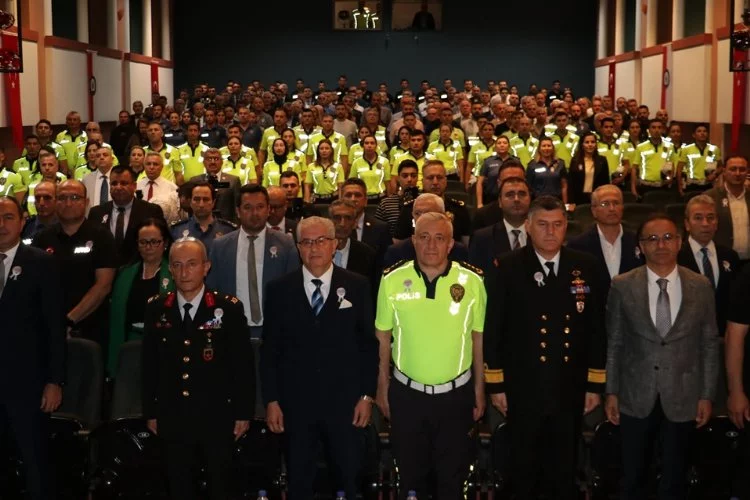 İzmir'de Karayolu Trafik Güvenliği Haftası etkinliği düzenlendi
