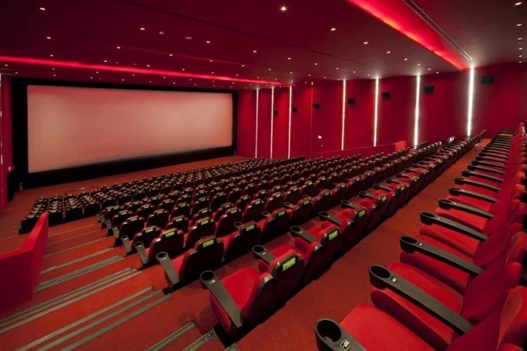 İzmir sinemalarında bu hafta ne var? Sinema salonlarında bu hafta vizyona girecek filmler!