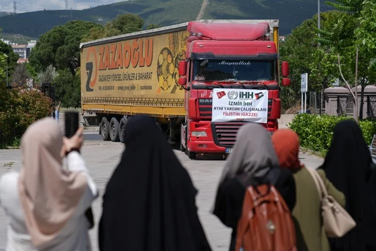 İzmir'den Gazze'ye gıda tırı gönderildi
