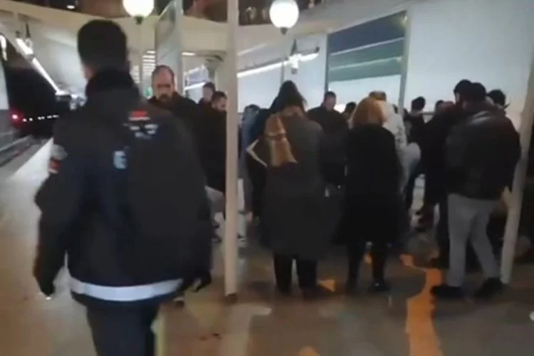 İzmir haber: Bornova Metro'da bıçaklı saldırı, ölü ve yaralılar var