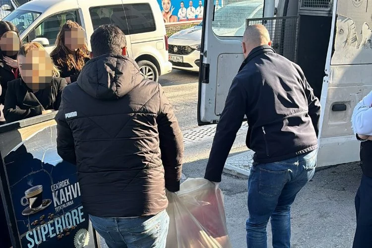 İzmir haber: Çiğli'de 3 köpek telef oldu