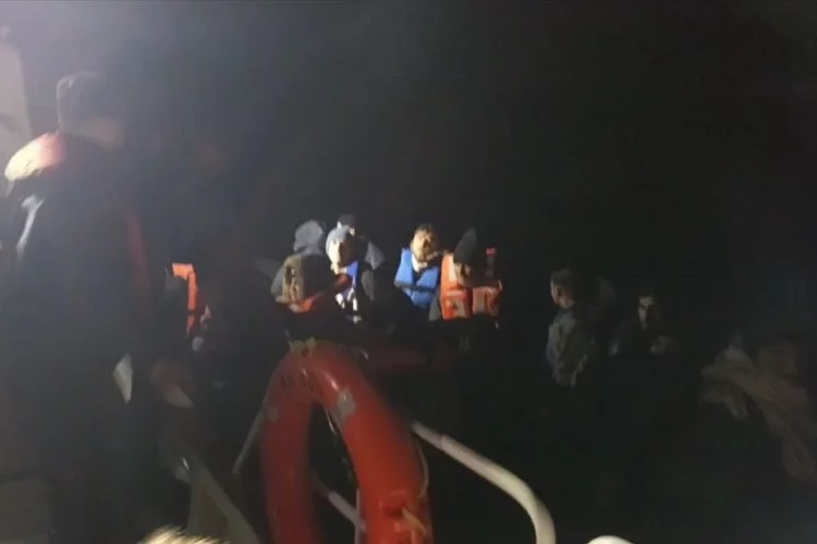 İzmir Haber: Dikili açıklarında 42 düzensiz göçmen yakalandı