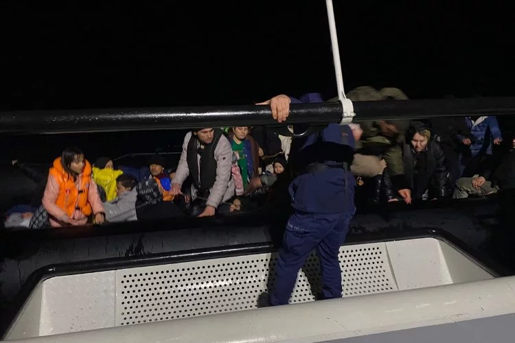İzmir Haber: Dikili açıklarında 44 düzensiz göçmen kurtarıldı