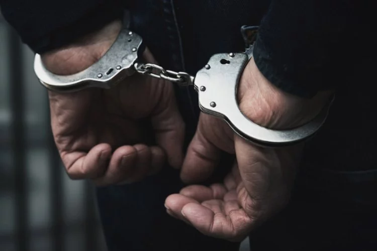İzmir haber: FETÖ operasyonunda 18 tutuklama