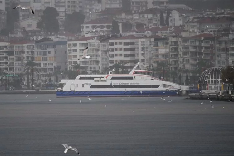 İzmir haber: Hava engeli kalktı, vapur seferleri devam ediyor