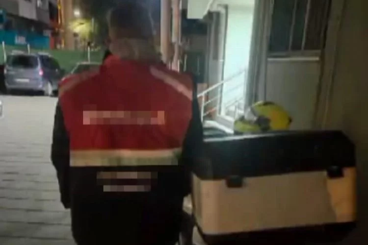 İzmir haber: Konak'ta motokurye kılığında torbacı!