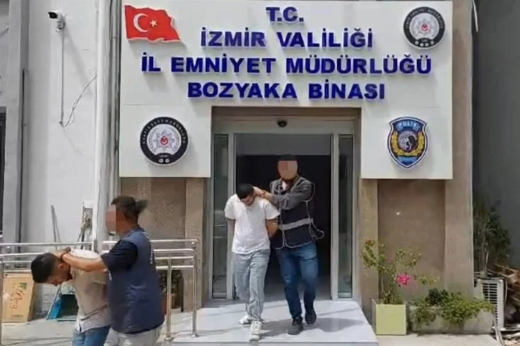İzmir haber: Motosikletli kapkaççılar kıskıvrak yakalandı