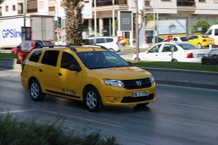 İzmir haber: Taksilere araç takip sistemi geliyor