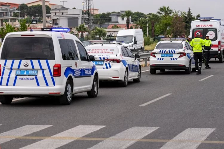 İzmir haber: Taziye evinden çıkan kadın trafik kazasına kurban gitti