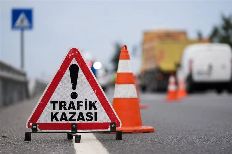 İzmir haber: Torbalı'da otomobil otoyolda ters yönden gitti, kazada 2 kişi öldü