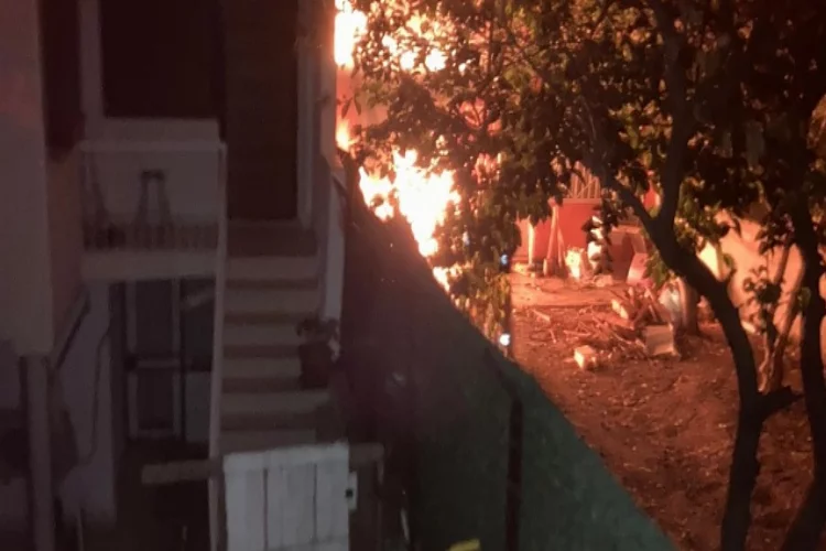 İzmir’de evde çıkan yangında 1 kişi hayatını kaybetti