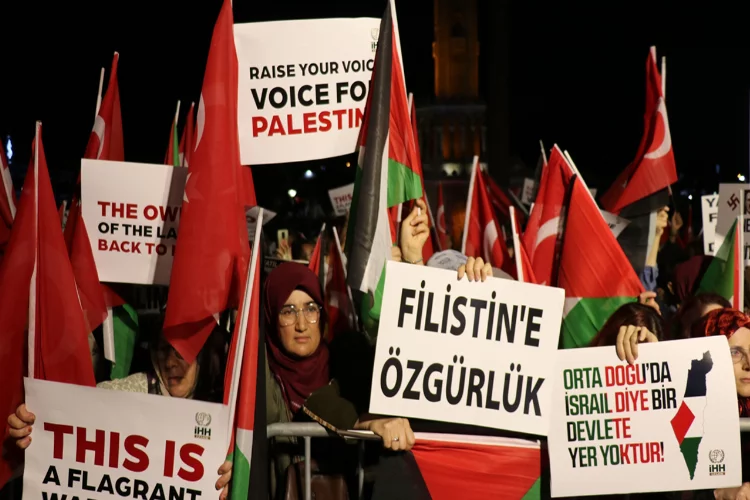 İzmir'de Filistin'e destek için miting düzenlendi