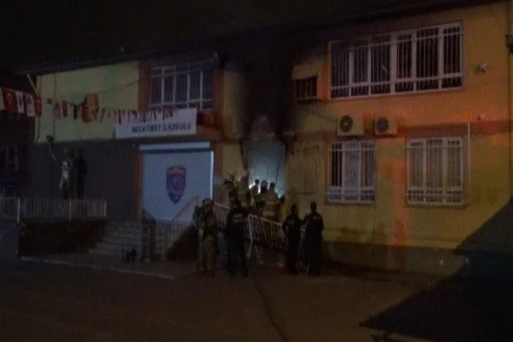 İzmir’de ilkokulda yangın büyümeden söndürüldü