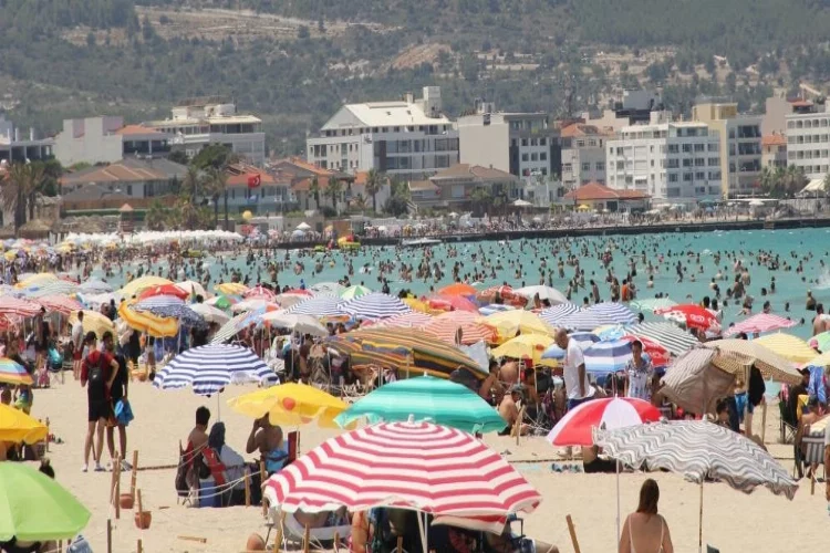 İzmir’e Ocak-Kasım arasında yaklaşık 95 ülkeden 1 milyon 416 bin 105 yabancı turist ayak bastı