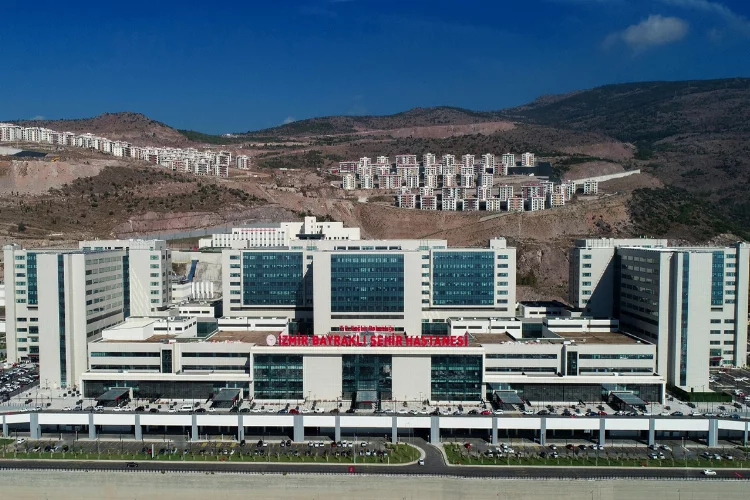 İzmir Şehir Hastanesi'nde üst düzey teknik ameliyatlar yapılmaya başladı