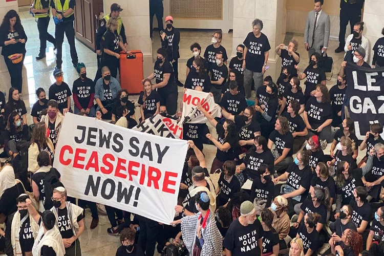 Yahudilerden ABD Kongresi'nde ateşkes için oturma eylemi