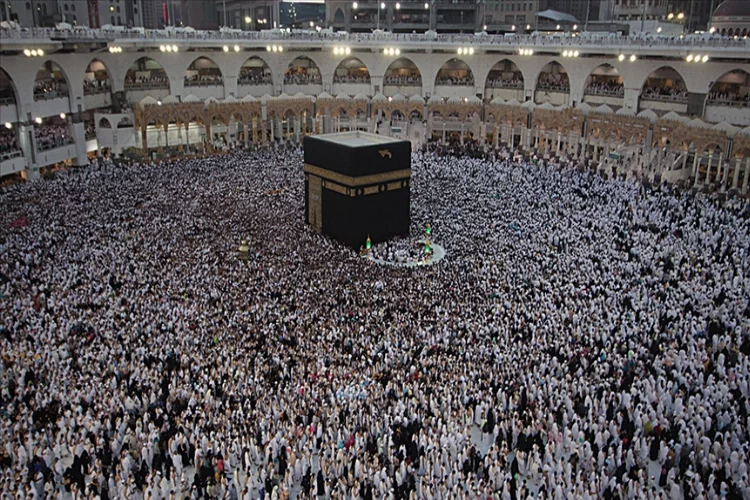 Kabe'de ramazanın 25. gecesinde ne kadar Müslüman ibadet etti?