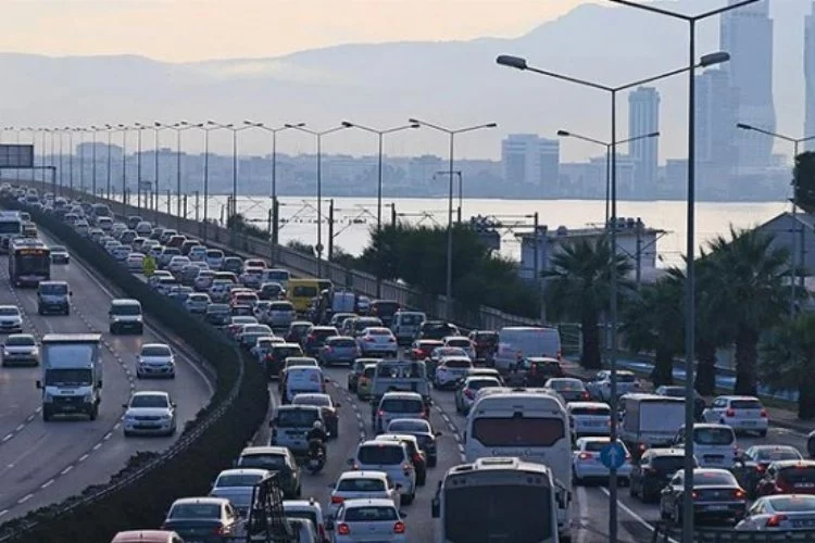 Kaç araç trafiğe katıldı? : İzmir’in Mart ayı araç raporu…