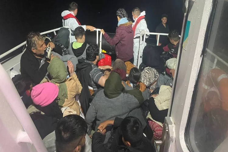 Ayvacık açıklarında ölüme terk edilen kaçak göçmenler kurtarıldı