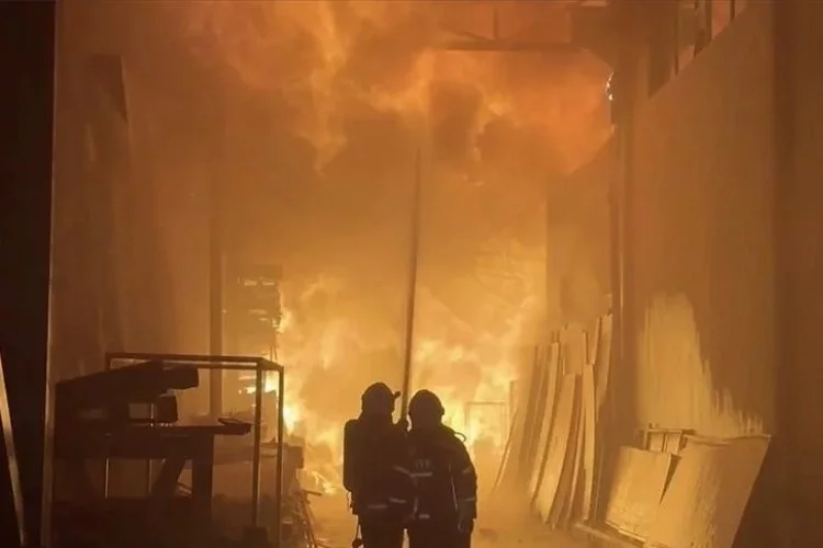 Kahramanmaraş'ta ahşap fabrikasında yangın!